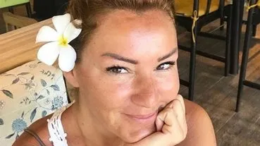 34 Yasina Giren Sinem Kobal Dan Pazar Pozu Dogal Guzelligini Konusturan Sinem Kobal In Makyajsiz Hali Ovguleri Topladi Galeri Magazin 34 Yasina Giren Sinem Kobal Dan Pazar Pozu Dogal Guzelligini Konusturan Sinem Kobal In Makyajsiz Hali Ovguleri Topladi Galeri Magazin