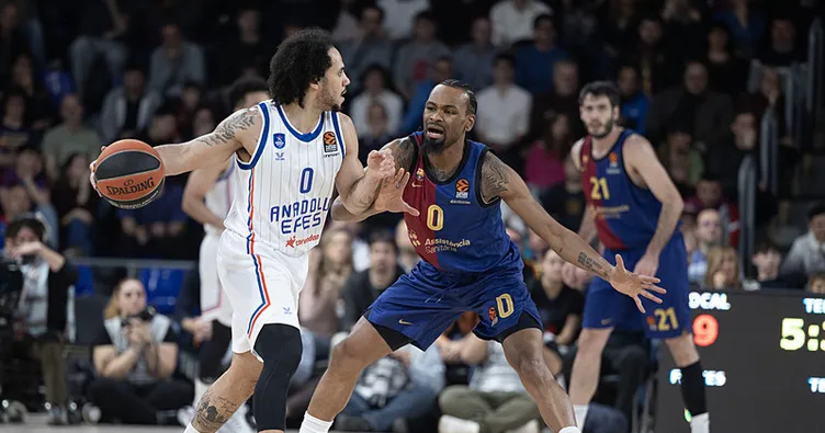 Anadolu Efes Barcelona’da kaybetti!