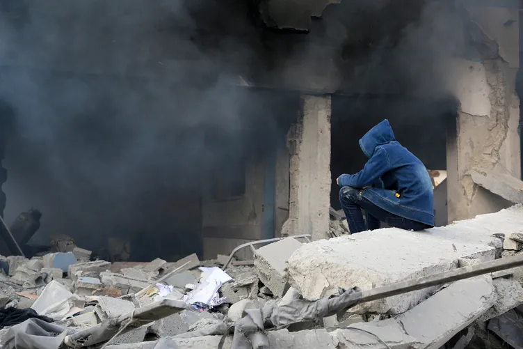 Dünya böyle vahşet görmedi! Siyonist İsrail her saatte 2 çocuk katlediyor