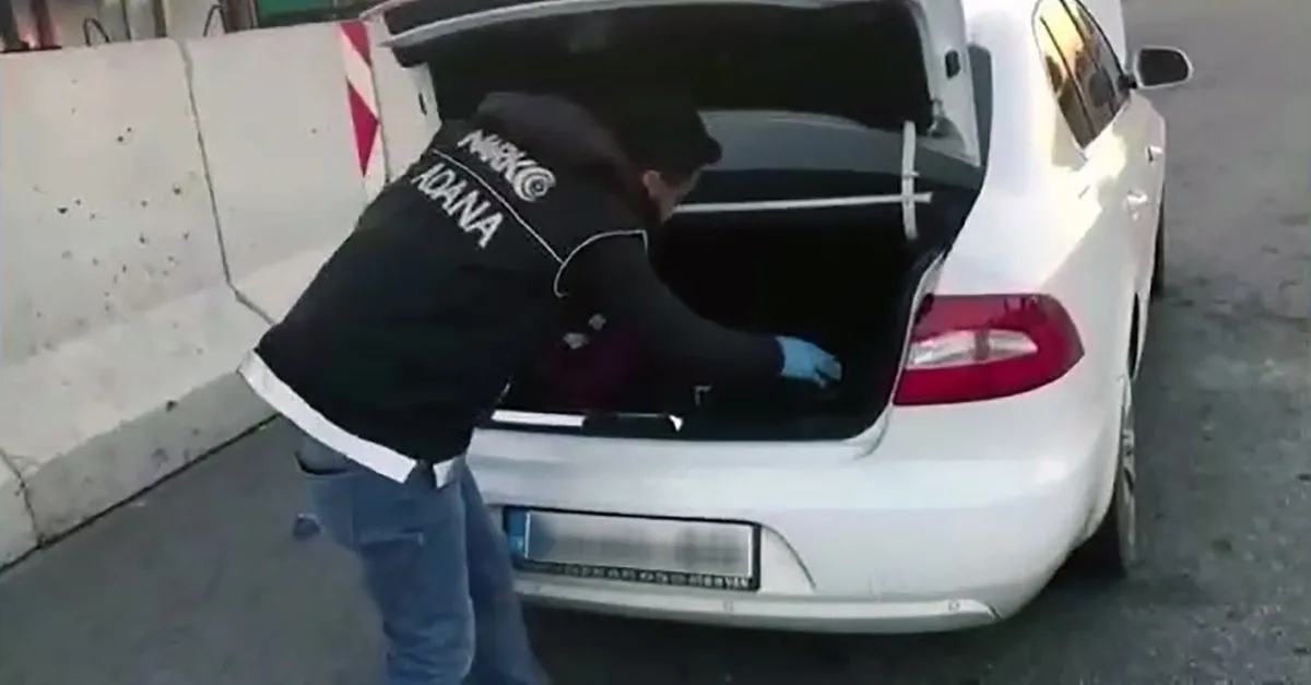 Otomobilinde uyuşturucu bulunan avukat ve arkadaşı tutuklandı -