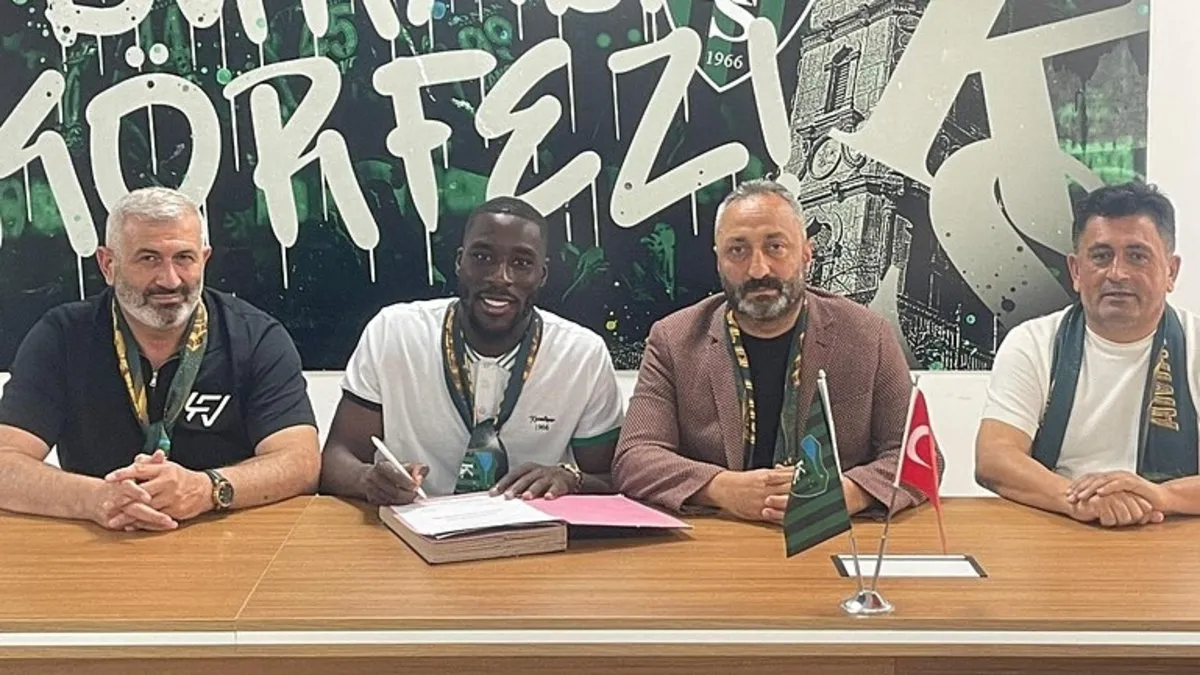 Kocaelispor, Massadio Haidara’yı transfer etti! Kocaelispor, Massadio Haidara’yı transfer etti!