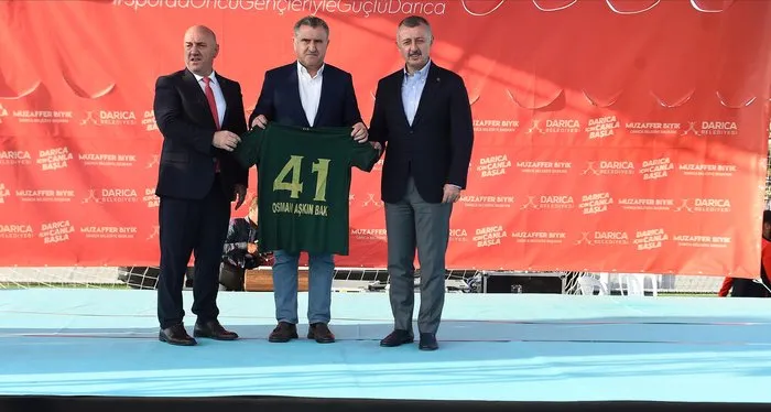 nenehatun-ahmet-calik-spor-kompleksi-acildi-turk-gencligimize-hayirli-olsun-1697294679167.jpg