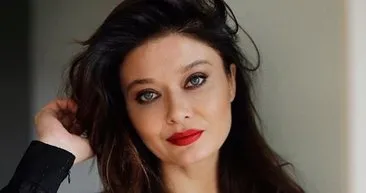 Nurgül Yeşilçay’dan olay poz! 43 yaşındaki oyuncu fiziği ile büyüledi!