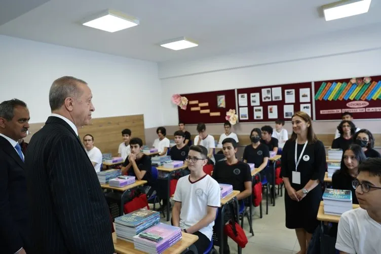 Son dakika: Başkan Erdoğan Sancaktepe'de öğrencilerle bir araya geldi! '100 kişilik okullar vardı'