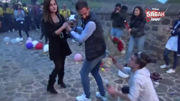 Diyarbakır'da tarihi köprüde sürpriz evlenme teklifi