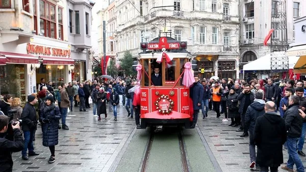 istiklal-caddesinden-rekor-2025te-107-milyon-kisi-ziyaret-etti-1774945860231.jpg