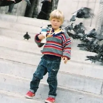 Annesi market camında gördüğü ilana oğlu için başvurdu! Sarı saçlı mavi gözlü oğlunun bir anda talihi döndü! Şimdi Türkiye’nin en yakışıklı jönü!