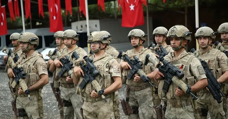 Komandolar Türk bayrakları ve dualarla Ordu’dan Suriye’ye uğurlandı