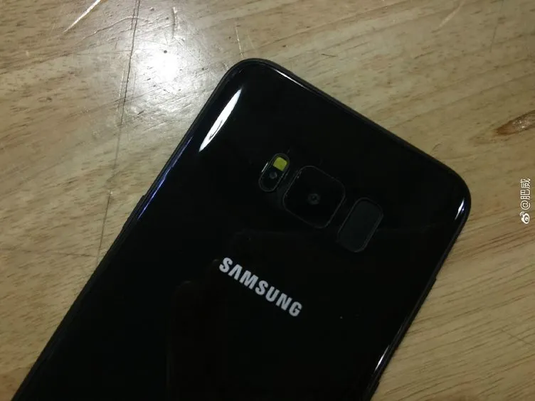Siyah Samsung Galaxy S8’in sızıntı fotoğrafları yayınlandı