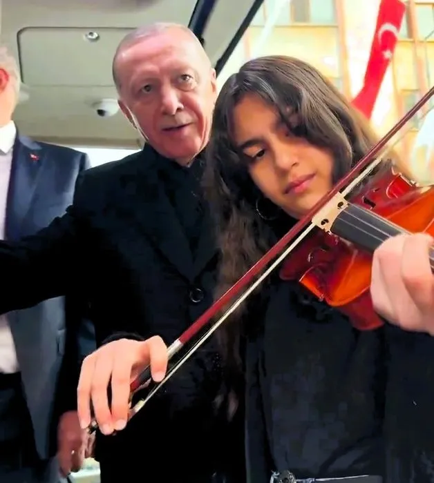 Başkan Erdoğan’a keman çalan 12 yaşındaki Ecrin, SABAH’a konuştu: Rüya Gibiydi