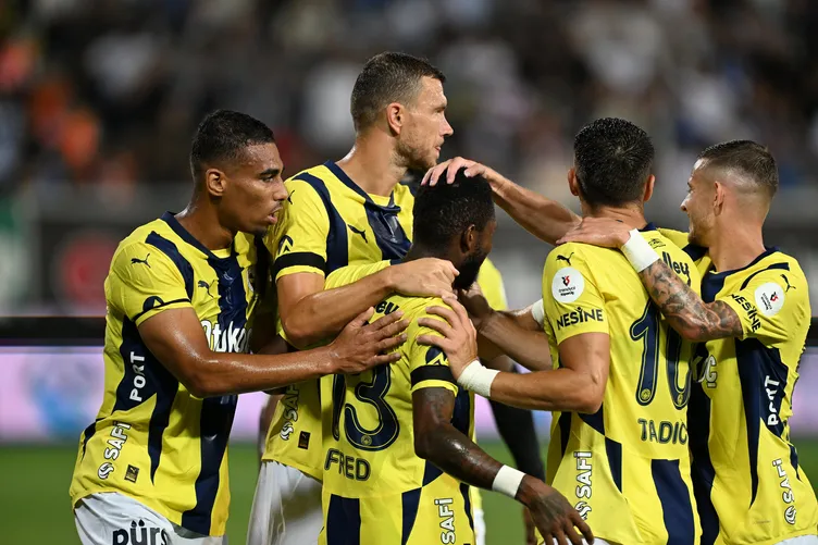 Son dakika haberleri: Fenerbahçe yeni orta sahasını duyurdular! İşte yıldız oyuncuya yapılan teklif | Transferin maliyeti belli oldu