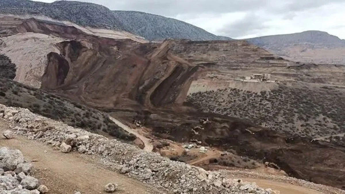 Bakan Bayraktar duyurdu: İliç'teki maden kazasında 1 işçinin cansız bedenine ulaşıldı
