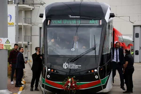 kocaelinin-tramvay-hatlari-kapasitesi-iki-katina-cikiyor-yeni-araclar-ve-genisletilmis-duraklar-yolda-1710886033121.jpg