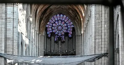 Notre Dame yeniden inşa ediliyor