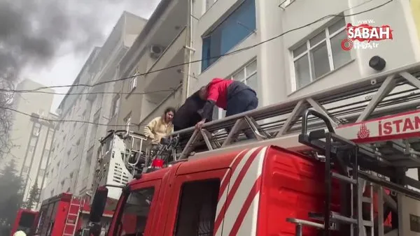 Esenyurt'ta 5 katlı binada yangın! Mahsur kalan vatandaşları kurtarma çalışmaları sürüyor | Video