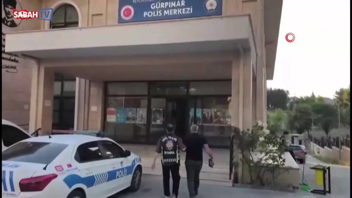 Beylikdüzü’nde taksicinin önünü kesip araç yumruklayan trafik magandasına 182 bin lira ceza | Video videosunu izle Beylikdüzü’nde taksicinin önünü kesip araç yumruklayan trafik magandasına 182 bin lira ceza | Video videosunu izle