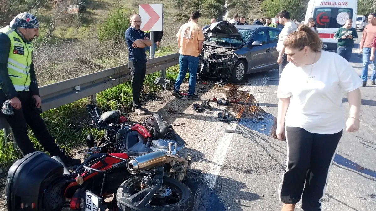 Kafa kafaya çarpıştı metrelerce havaya uçtu! Feci kaza kask kamerasına yansıdı Kafa kafaya çarpıştı metrelerce havaya uçtu! Feci kaza kask kamerasına yansıdı