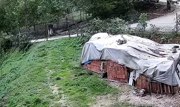 Kamyonetin otomobile çarpıp bahçeye uçtuğu anlar kamerada