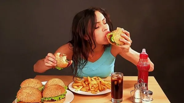 Neden akşam 7'den sonra yemek yememelisiniz?