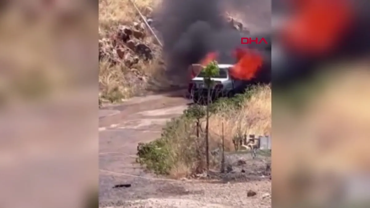 Gaziantep’te seyir halindeyken alev alan araç cayır cayır yandı | Video videosunu izle Gaziantep’te seyir halindeyken alev alan araç cayır cayır yandı | Video videosunu izle