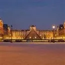 Paris’te Louvre Müzesi açıldı