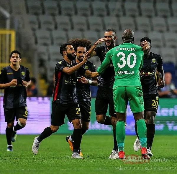 Medipol Başakşehir - Yeni Malatyaspor maçında ortalık karıştı