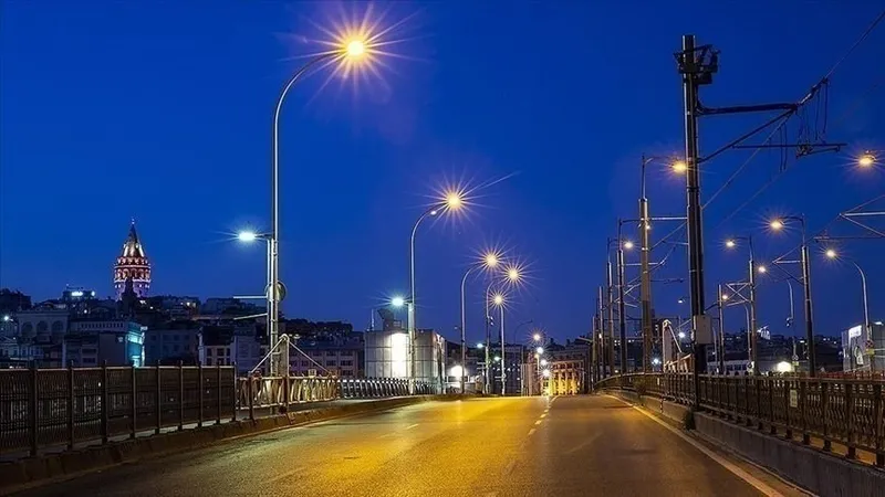 19 Mayıs'ta sokağa çıkma yasağı var mı, tam kapanma uzatılacak mı? 17 Günlük Sokağa çıkma yasağı ne zaman bitiyor, uzatıldı mı?