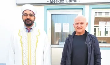 Ezanı duyan sokağa koştu