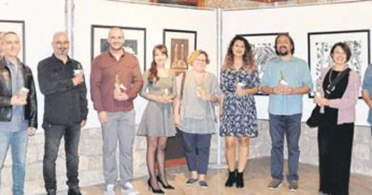 Akademisyenler ortak sergi açtı