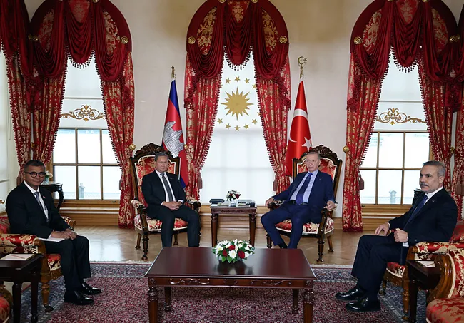 baskan-erdogan-kambocya-basbakani-maneti-kabul-etti-1792162323810.jpeg