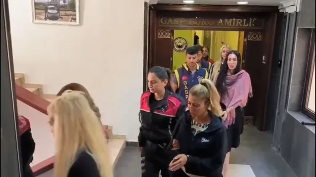 5-ilde-es-zamanli-mustehcenlik-operasyonu-tugba-ekinci-dahil-5-supheli-gozaltina-alindi-1788621538831.jpg