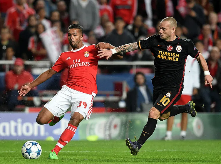 Galatasaray'da bir skandal daha! Sneijder...