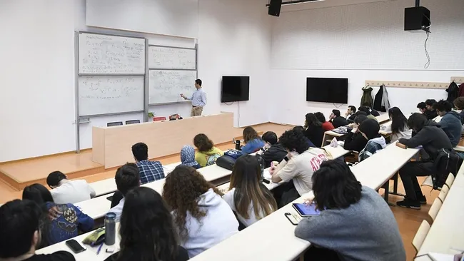 enstitu-sosyalden-butuncul-yuksekogretim-reformu-cagrisi-universitelerin-niteligine-odalanilmali-1781802886871.jpg