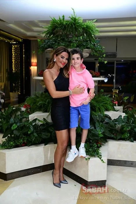 Mustafa Sandal’ın eski eşi Emina Jahovic hakkındaki iddialara cevap verdi! Emina Jahovic çocukları Yaman Sandal ve Yavuz Sandal ile...