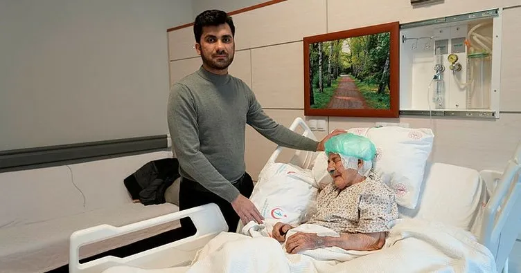 Beyin kanaması geçiren 112 yaşındaki hasta ameliyat edildi