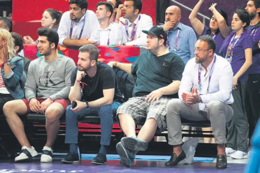 Ünlülerden 12 Dev Adam’a büyük destek - 1