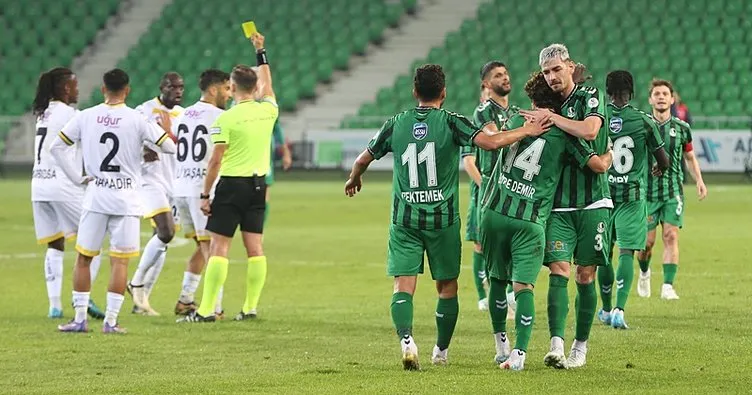 Sakaryaspor evinde İstanbulspor’u 3’ledi