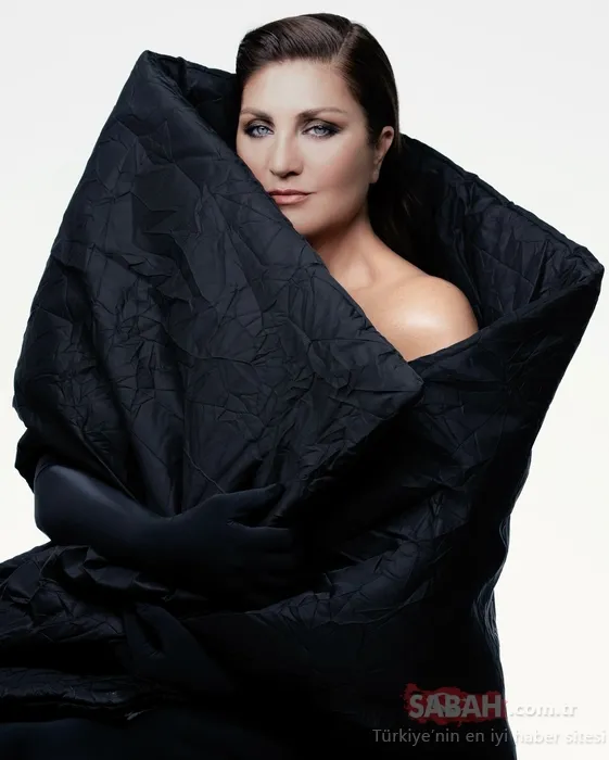 Sibel Can Lady Gaga oldu! Yine sosyal medyanın diline düştü! Modacısını acilen değiştirmeli