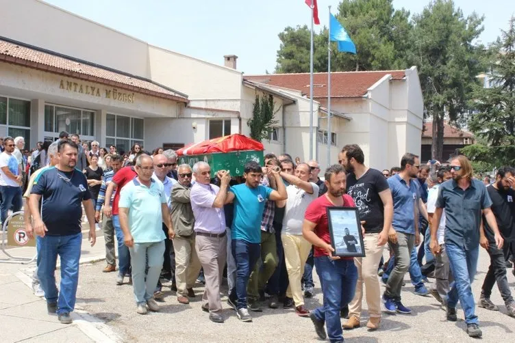 Ãldürülen arkeolog için müzede hüzünlü tören