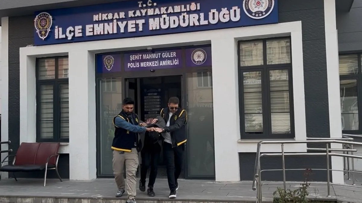 Cezaevi firarisi Tokat’ta yakalandı: Kesinleşmiş 78 yıl hapis cezası bulunuyormuş! Cezaevi firarisi Tokat’ta yakalandı: Kesinleşmiş 78 yıl hapis cezası bulunuyormuş!