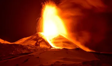 İtalya’da Etna Yanardağı faaliyete geçti