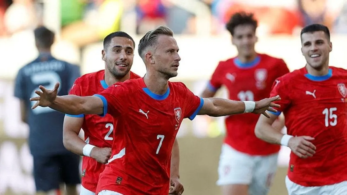 Türkiye'nin EURO 2024'teki rakiplerinden Çekya, hazırlık maçında Kuzey Makedonya'yı 2-1 yendi