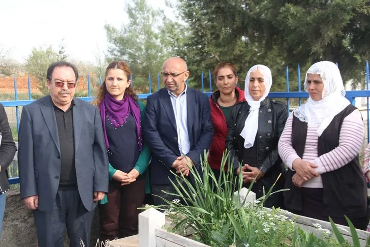 HDP’liler Öcalan’ın anne ve babasının mezarını ziyaret ettiler!