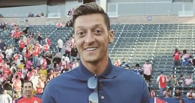 3’üncü çocuk için 50 kurban bağışladı! Mesut Özil’den örnek davranış