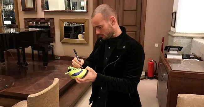 Sneijder’in kramponlarına 7 bin lira verildi