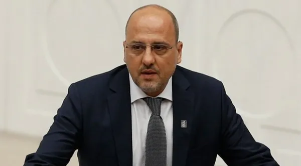 fahrettin-altunun-sehit-savci-selim-kiraz-paylasimindan-rahatsiz-olan-ahmet-sika-bassavciliktan-ret-1623014001763.jpg Fahrettin Altun'un şehit savcı Selim Kiraz paylaşımından rahatsız olan Ahmet Şık'a Başsavcılıktan ret