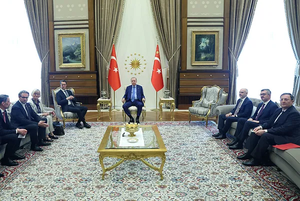 baskan-erdogan-almanyanin-kuzey-ren-vestfalya-eyaleti-basbakanini-kabul-etti-1790600369623.jpg