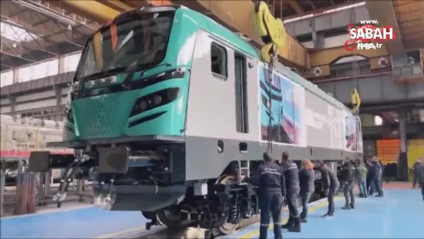 İlk yerli ve milli elektrikli anahat lokomotifi E5000 raylara iniyor | Video