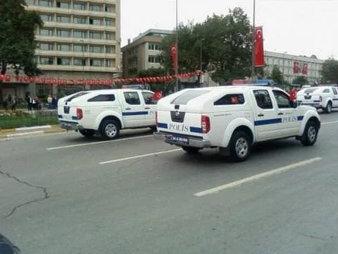 Dünya ülkelerinde kullanılan polis arabaları