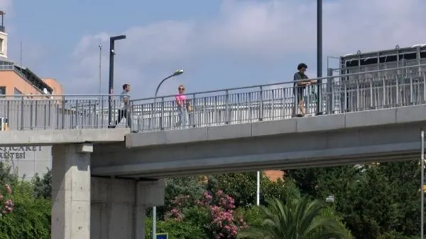 İstanbul’da tecavüz dehşeti: Üst geçitte soyunup üniversiteli kızın üstüne atladı!